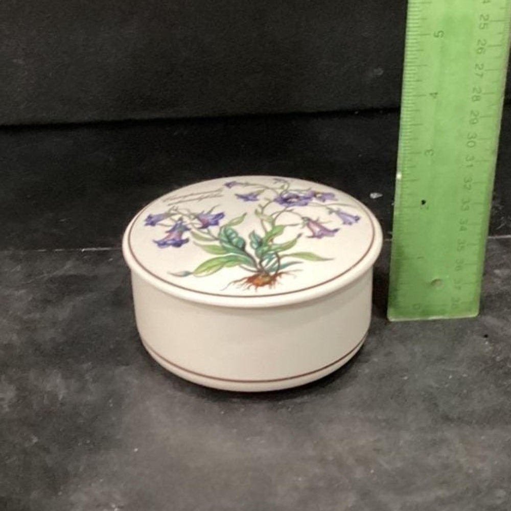 Villeroy & Boch Botanica Trinket Box, Vintage Campanula Rotundifolia Design - Picture 8 of 13